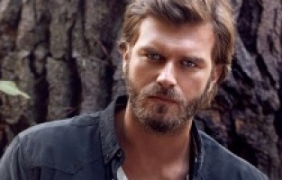 Kıvanç Tatlıtuğ'dan set karesi geldi