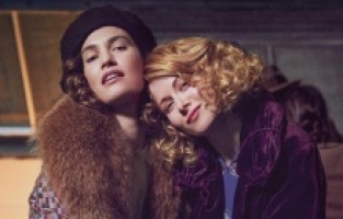 Lily James, The Pursuit of Love’daki cesur sahneleriyle dikkat çekti