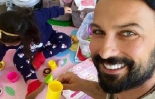 Tarkan bu daveti pas geçmedi!