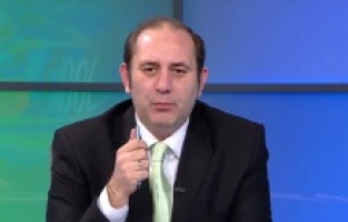 Ünlü spiker Fikret Engin hayatını kaybetti