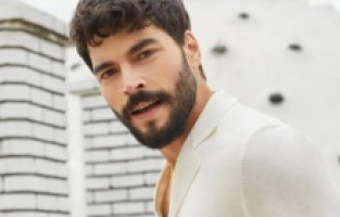 Akın Akınözü'ne yurt dışından teklif yağıyor