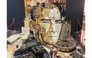 Çekyalı sanatçıdan ‘Anamorfoz Atatürk’ eseri