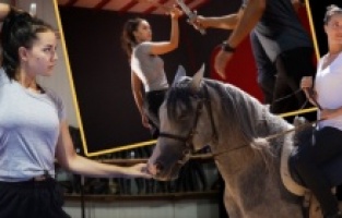 Fahriye Evcen  aksiyon derslerine başladı