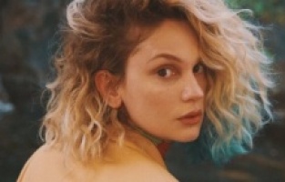 Farah Zeynep Abdullah fena kızdı