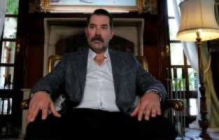 Fikret Kuşkan "Elkızı" kadrosunda!