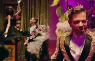 Kenan Doğulu klibinde Beren Saat sürprizi