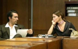 Hakan kahraman oluyor!