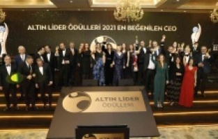 Demirören TV Grup Başkanı Murat Yancı’ya En İyi CEO ödülü