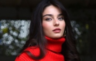 Ayça Ayşin Turan'ın başı dertte!