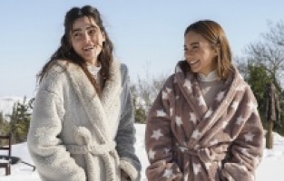 Aziz’in karlarla kaplı setinden renkli anlar