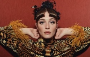 Deniz Işın: "Bazen aynaya bakasım gelmiyor"