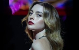 Melis Sezen için aşkın en güzel yanı ne?