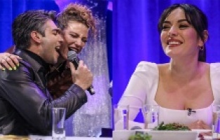 Alice müzikali ekibi aynı masada!