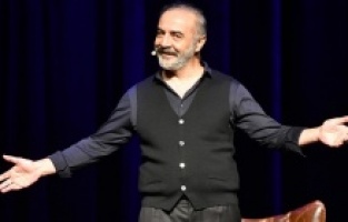 Yılmaz Erdoğan, "Münaşaka" ile turneye çıkıyor