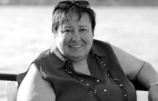 Sanatçı Akrep Nalan hayatını kaybetti