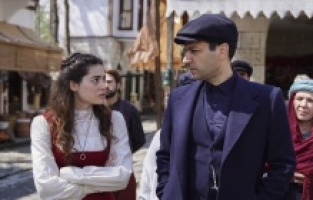 Aziz ve Efnan ilişkilerindeki kırılmanın eşiğinde