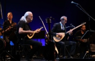 Cahit Berkay ve Cengiz Özkan'dan müzik ziyafeti