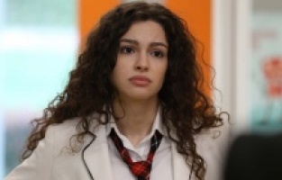 Kolej kızları iş birliği yapıyor