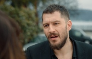 Üç Kuruş’tan merak uyandıran sahne