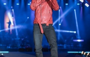 Murat Boz’un 19 Mayıs konserinin tüm geliri Türk Eğitim Vakfı’na!