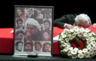 Betül Arkın: "Dünyayı kurtardı kendini kurtaramadı"