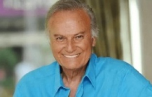 Ediz Hun'un “Film Gibi Geçti” kitabına büyük ilgi