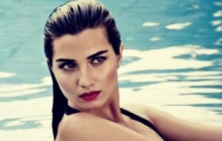 Tuba Büyüküstün kafaları karıştırdı