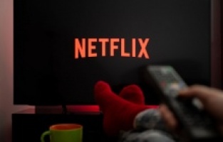 Reklamlı Netflix aboneliğinde içerikler indirilebilecek mi?
