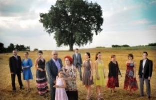 Yaprak Dökümü her cumartesi ve pazar Kanal D’de!