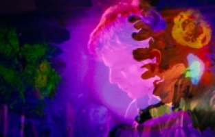 Bowie’nin benzersiz dünyasına davet ediyor