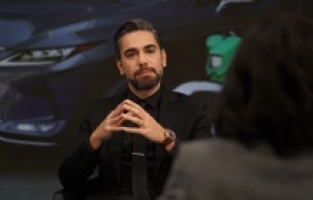 Kazım kalbinin sesini dinlemeye başlıyor