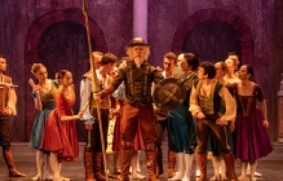 Yel değirmenleriyle savaşan şövalye ‘’Don Kişot’’ AKM'de