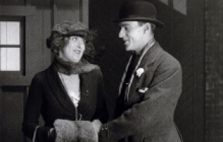 Baba Zula müzikleri eşliğinde “Eli Kulağında”