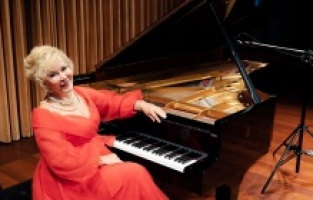 Gülsin Onay piyano resitali ile ENKA Oditoryumu’nda