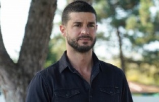 Ümran Fırat'ın yakasını bırakmıyor