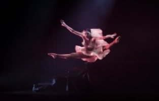 "Nina" dans gösterisi izleyiciyi büyüledi