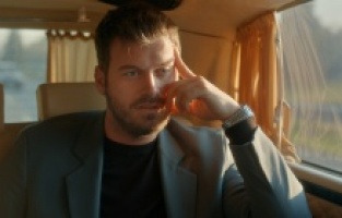 İzleyici "Aile" dizisindeki 'uçak' sahnesine takıldı!