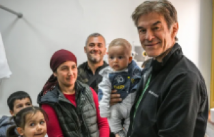 Mehmet Öz Hatay'da hastanede yatan depremzedeleri ziyaret etti