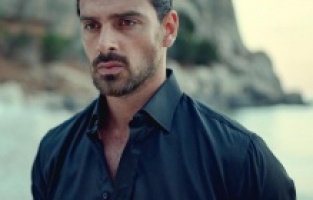 Michele Morrone'dan Türkiye için yardım çağrısı