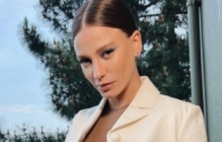 Serenay Sarıkaya da yardıma koştu