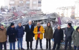 TV100 bütün ekran yüzleriyle deprem bölgesinde!