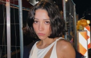 Zeynep Bastık'tan enkazdan çıkarılan Ayfer ve kardeşine destek