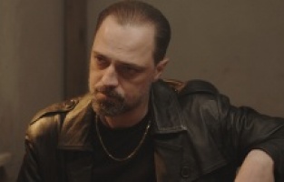 Ertan Saban, elinde sigarayla "Hayırlı Ramazanlar" dedi, tepki çekti!