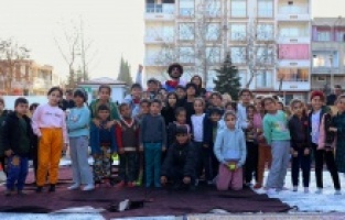 İyilik Kompleksi ile çocukların yüzü gülüyor