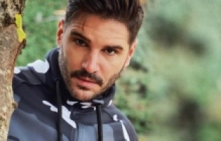 Tolgahan Sayışman deprem bölgesine yapılacak okulla ilgili konuştu