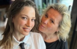 Serenay Sarıkaya'dan yeni dizi sürprizi