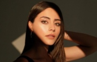 Sıla Türkoğlu ilk sırayı kimseye kaptırmadı!