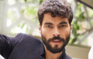 Akın Akınözü rakiplerini geride bıraktı