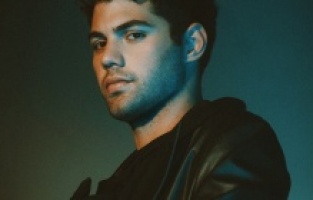 Evdeki Saat, Refik Sarıöz ile Deşarj’a konuk oluyor!