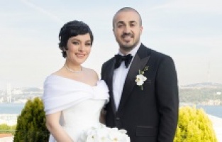Ezgi Mola ve Mustafa Aksakallı evlendi